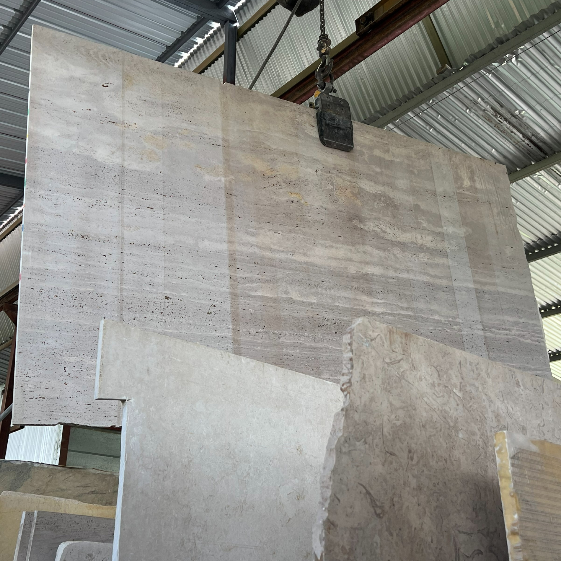 FORMATO-IMAGEN-MARMOL-TRAVERTINO-RUMANO