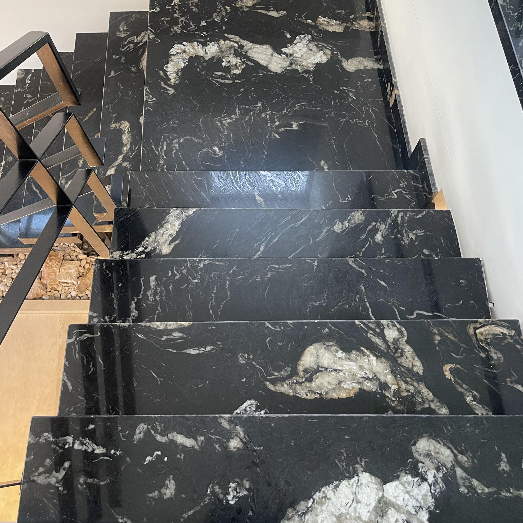 escaleras-granito-titanio-black escaleras-granito-titanio-black